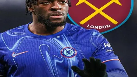 杨鸣爆发背后：马立军公开侮辱引发争议，网友追溯恩怨渊源